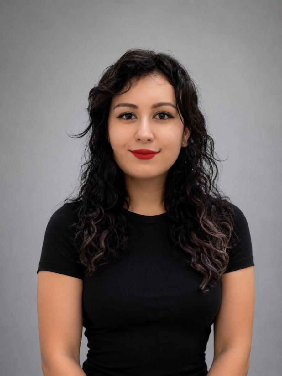 Damla Koyun — Fizyoterapist & Pilates Eğitmeni
